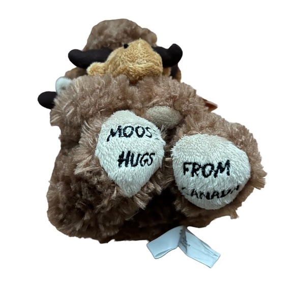 Creature Comforts Toys Moose & Baby Hugs from Canada Souvenir Stuffed Animal - Picture 6 of 10